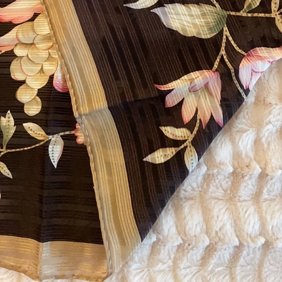 Talbots silk scarf - Picture 3 of 4